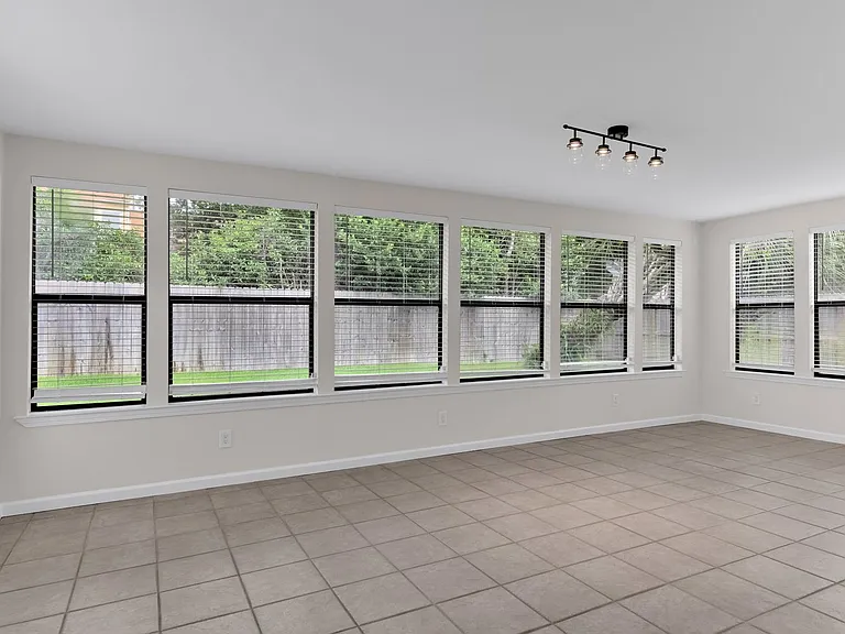 967 Grand Canal St — Photo 34