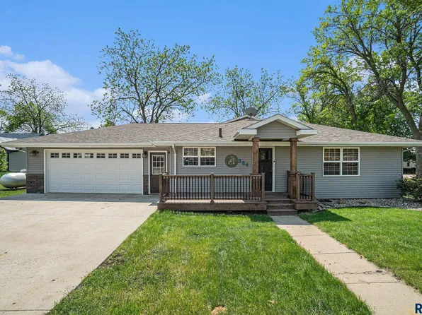 304 E Cornell St, Colman, SD 57017