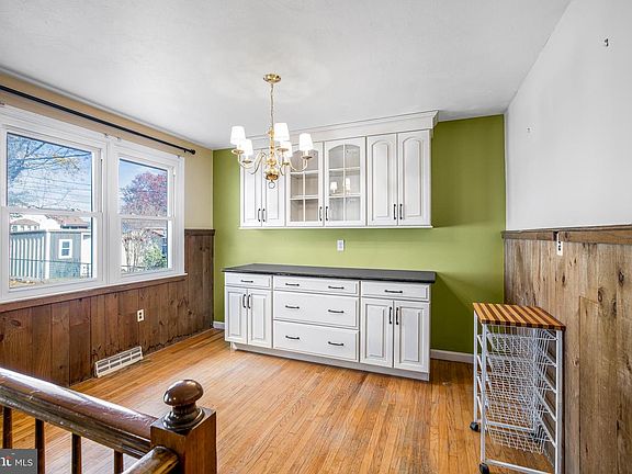 4th image of 30 Tuckahoe Rd