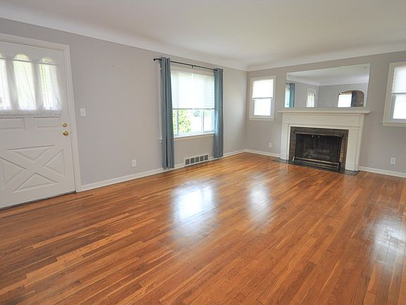 3rd image of 1344 Fuller Ave SE