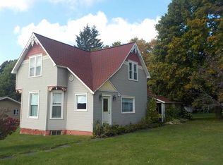 912 Crystal Ave, Crystal Falls, MI 49920