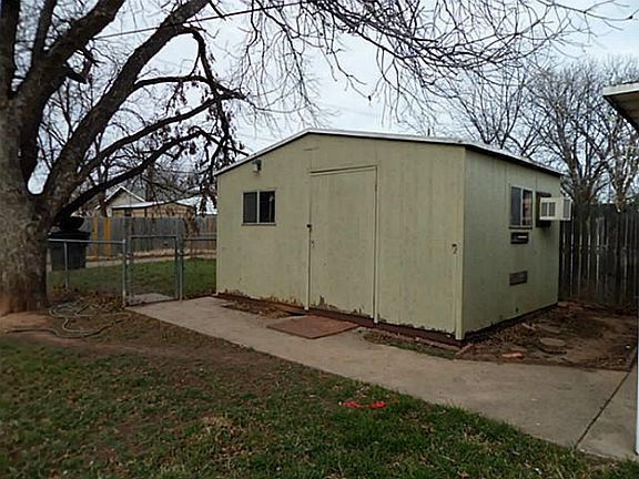 3rd image of 658 Beechwood Ln