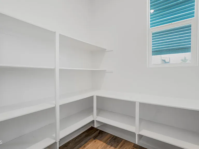 667 Pedro St — Photo 22