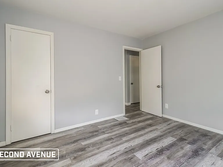 462 Pedretti Ave — Photo 4