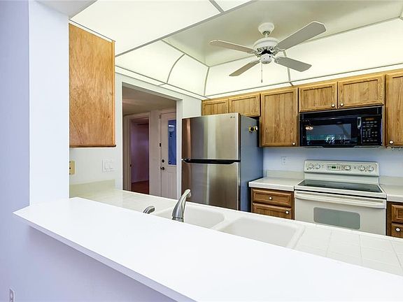 4th image of 5692 Sheffield Greene Cir #83-21
