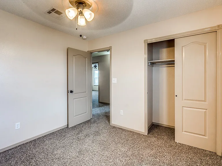 7101 Falling Leaf Cir — Photo 24