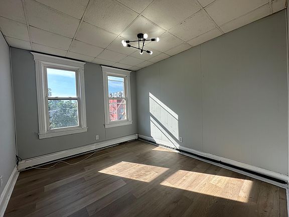 4th image of 187 Avenue E #5E