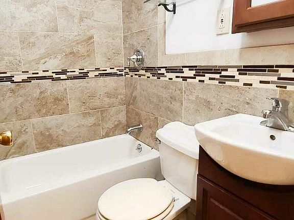 5th image of 329 18th St #1