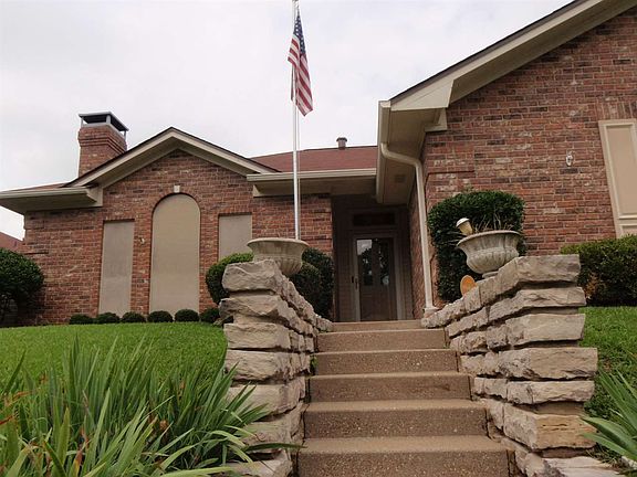2nd image of 50 Pebble Creek Dr S
