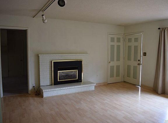 2nd image of 4238 Kootnai St W