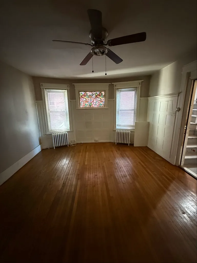 Tour Sunday 10 am- 12 Spacious Apartment in University City, Philadelphia — Photo 3