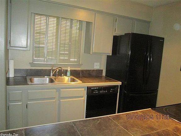 2nd image of 1401 N. Pierce #24