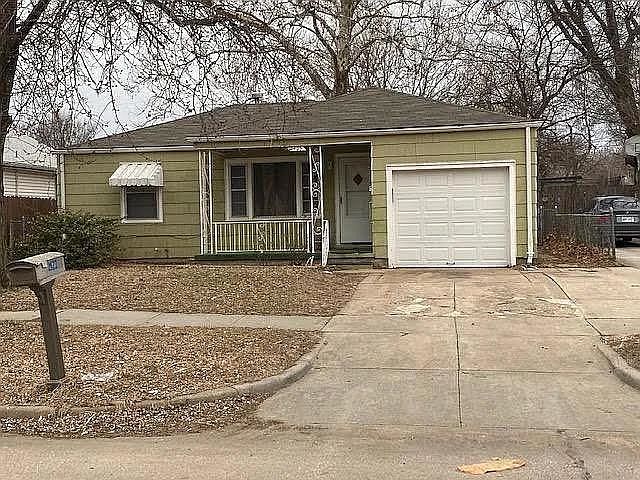 1st image of 2423 N Woodland Ave