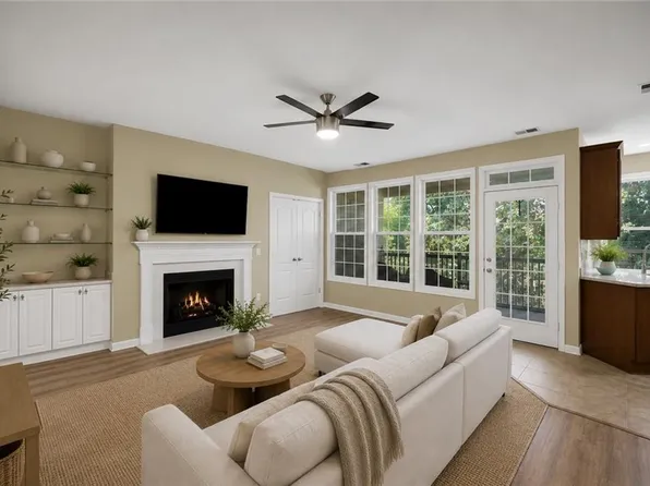 1002 Grand Oak Ln, Virginia Beach, VA 23455