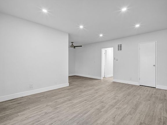 3rd image of 2233 S Ridgeley Dr APT 303