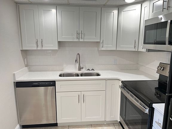 3rd image of 2671 Oak Park Way #113