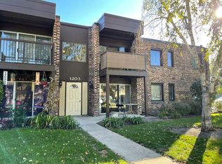 1203 Pleasant Run Dr APT 103, Wheeling, IL 60090