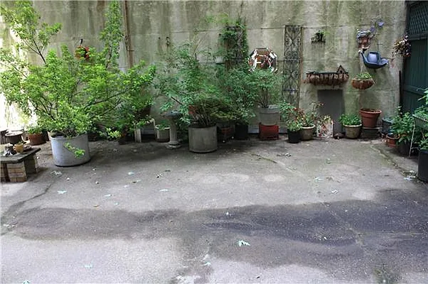 Rented by R New York | media 68