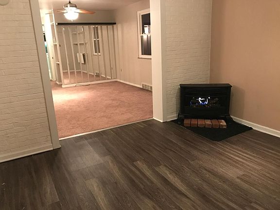 Entry/Front Room