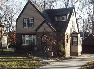 1040 W Vine St, Springfield, IL 62704