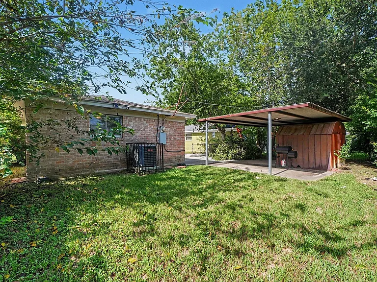 8807 Barton St — Photo 17