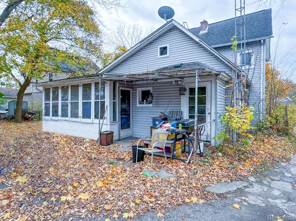 292 N Cass Ave, Pontiac, MI 48342