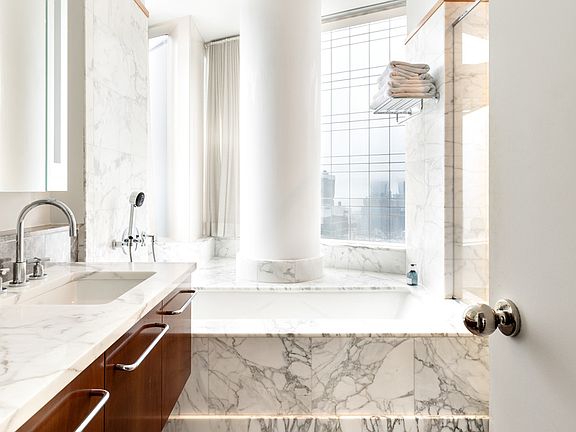 5th image of 25 Columbus Cir Unit 59-G