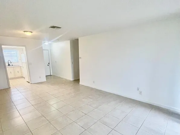 2521 Emory Dr W APT F, West Palm Beach, FL 33415