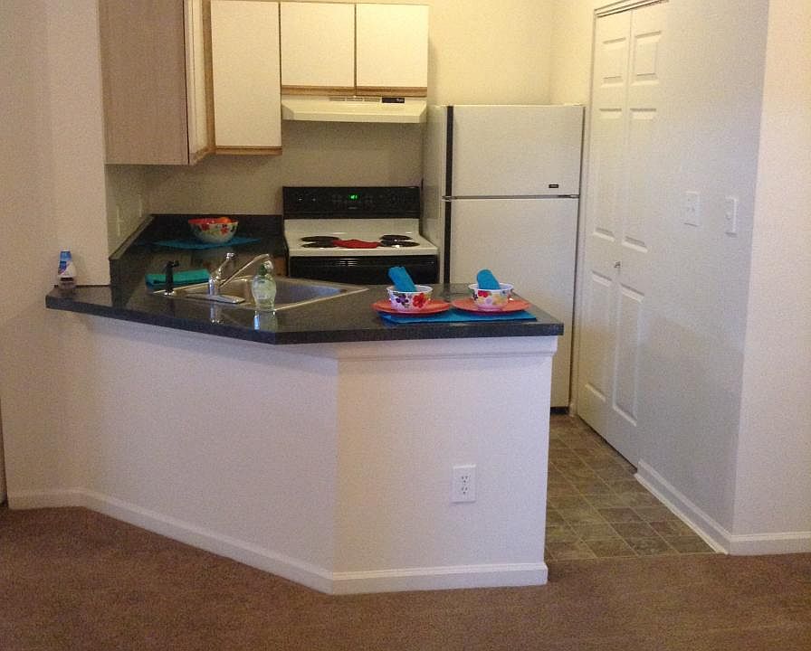 Open kitchen with breakfast bar