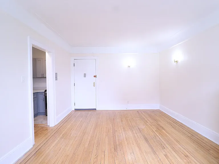 86-02 Forest Pkwy #1C — Photo 1
