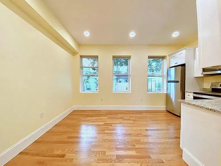 348 E 8th St #2 — Photo 5