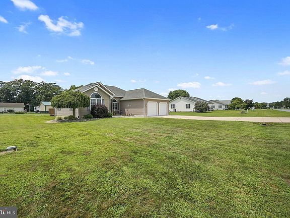 2nd image of 106 Lane View Dr