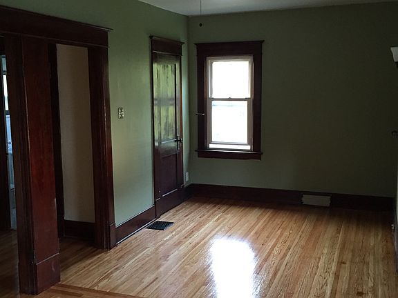 5th image of 2 Sterling Ave