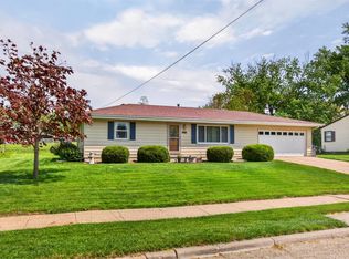 636 Gepke Pkwy, Des Moines, IA 50320