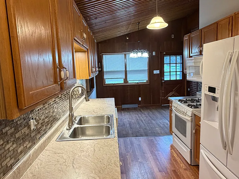 101 McKinley Cir — Photo 8