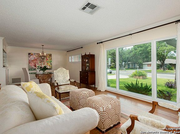 5th image of 430 Rockhill Dr