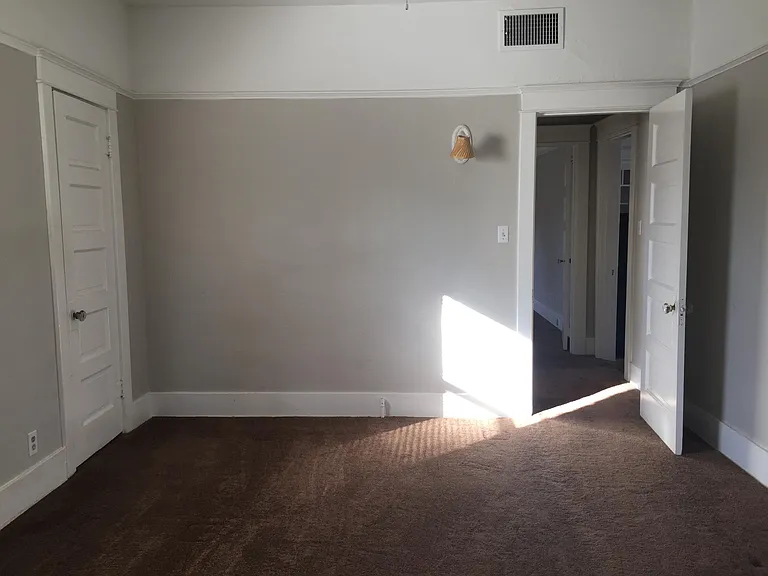 722 W Lynwood St — Photo 14