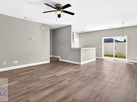 5th image of 350 Canyon Oak Loop