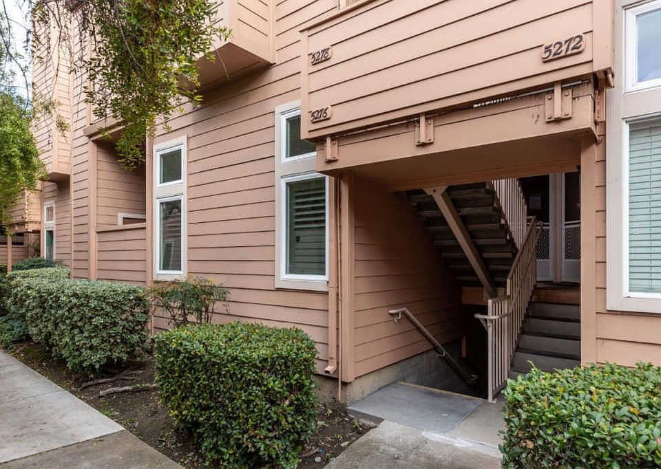 1st image of 5276 Borneo Cir