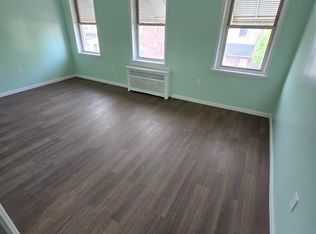 557 Roosevelt Ave, Carteret, NJ 07008