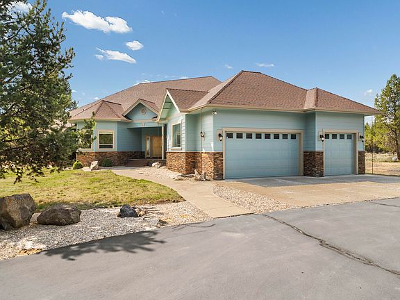 3rd image of 17045 Shawnee Cir