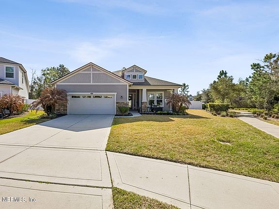 3rd image of 225 CLOVERBROOK Road