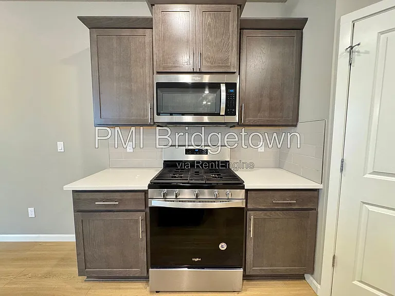 3715 SW 190th Ter — Photo 5