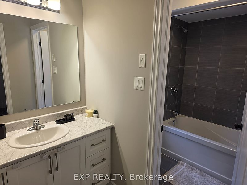 Ottawa House for rent - 4 Bedrooms — photo 16