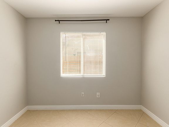 2nd image of 3212 E Oraibi Dr