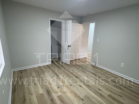 3rd image of 209 Thomas St