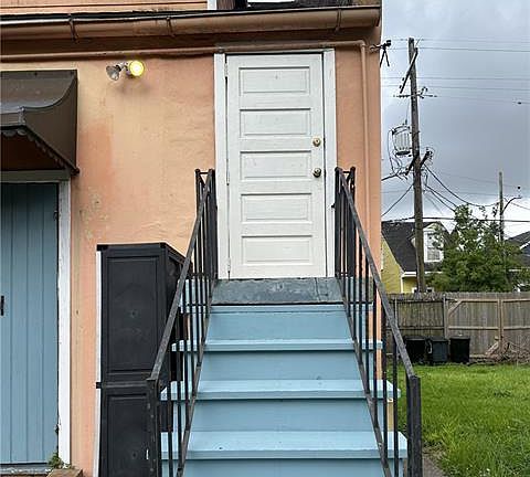 2nd image of 1819 Dauphine St #3