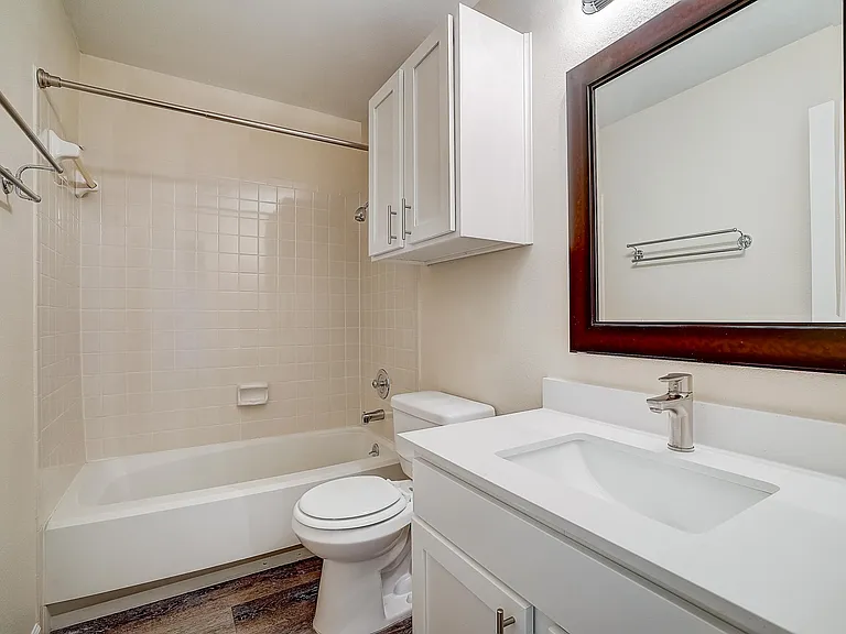 Rockwood Apartments — Photo 43