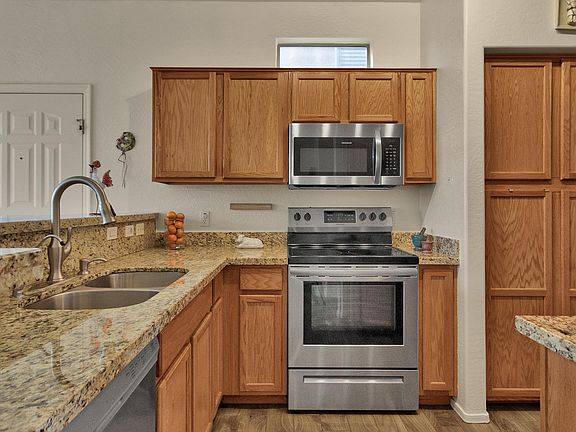 4th image of 18250 N 32nd St Unit 1072