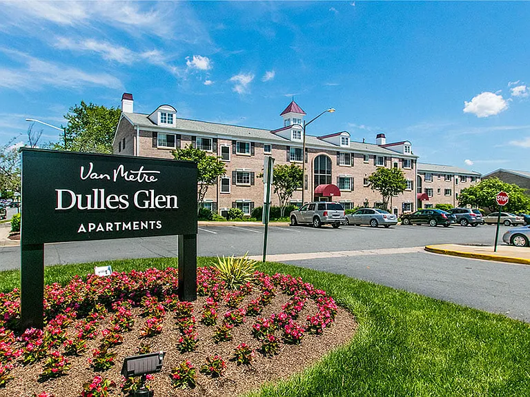 Dulles Glen — Photo 14